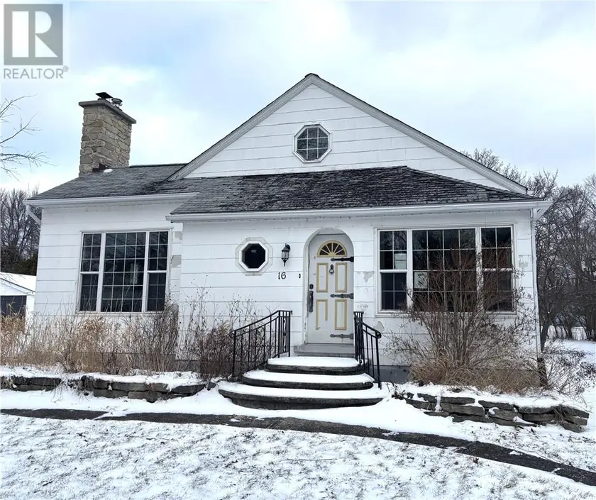 Detached at 16 ROBINSON Street W, Little Current