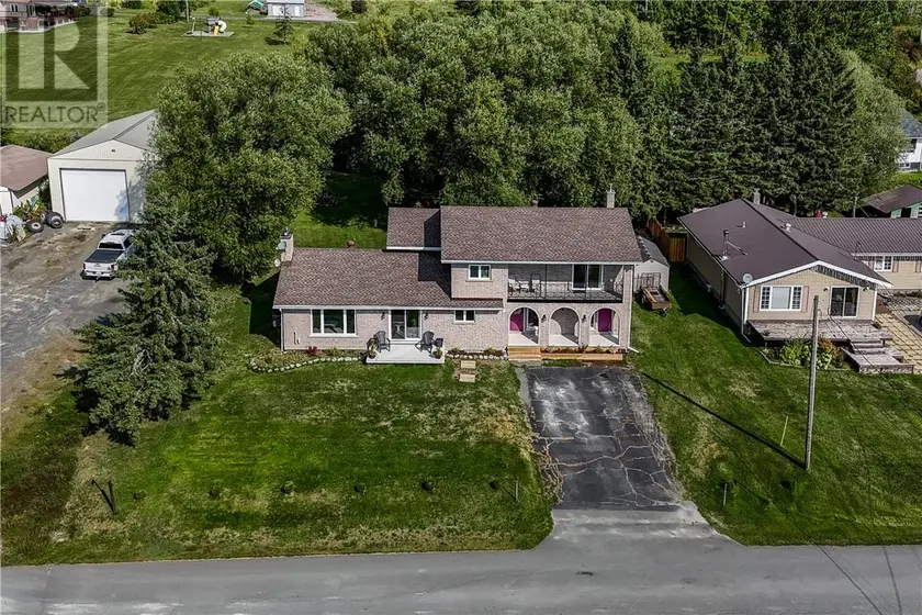 Detached at 18 St Jean, Hagar