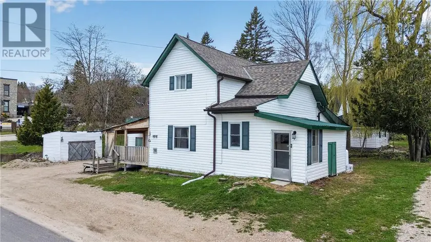 Detached at 1 Phipps Street, Gore Bay, Manitoulin Island
