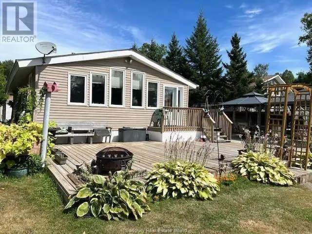 Detached at 270 Clouthier Road, St. Charles