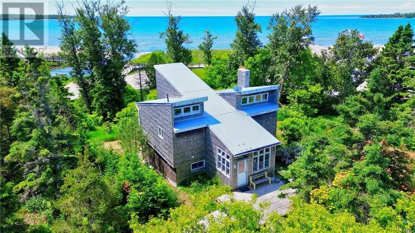 Detached at 111 McNevin Street, Providence Bay, Manitoulin Island