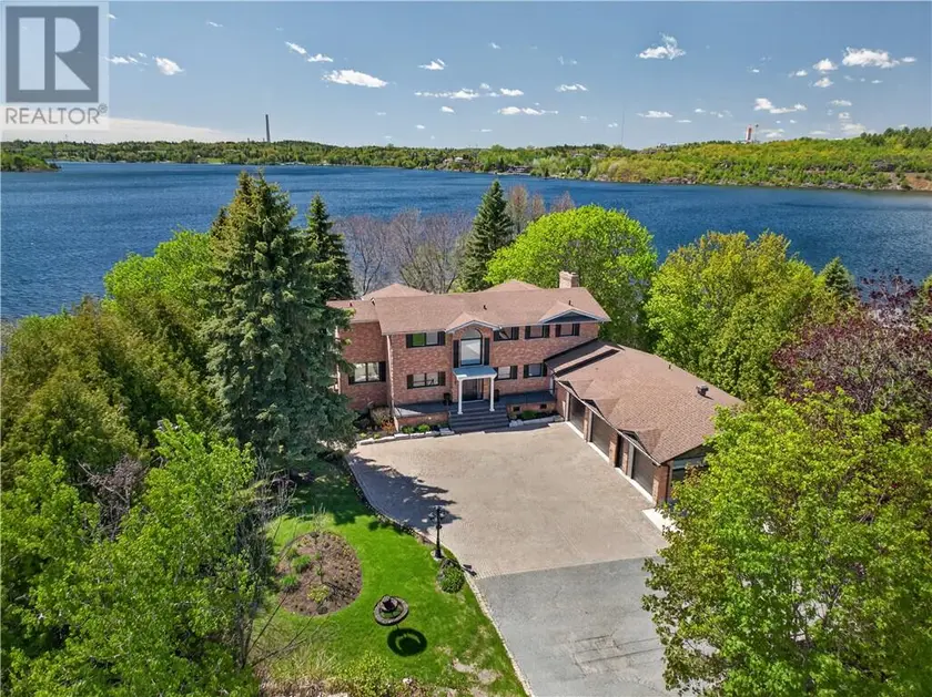 Detached at 867 Admiral Drive, Sudbury