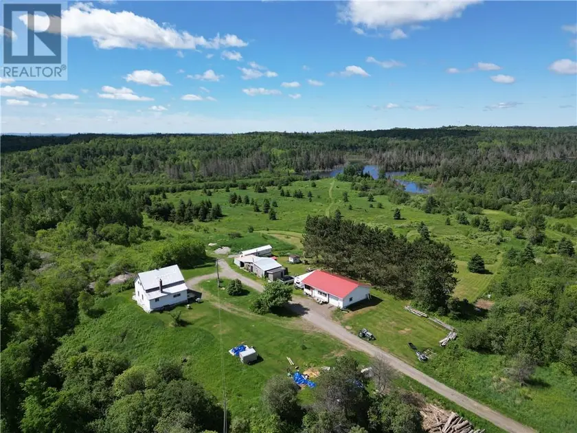 Detached at 565 Chicago Mine Road, Worthington