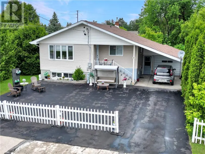 Detached at 75 Main Street East, Chelmsford