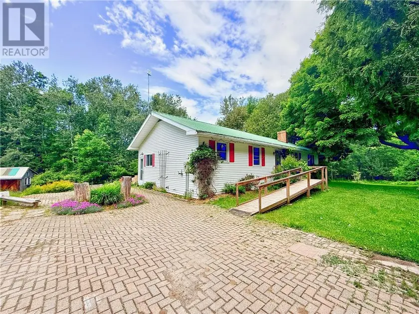 Detached at 1317 Lakeshore Road, Kagawong, Manitoulin Island