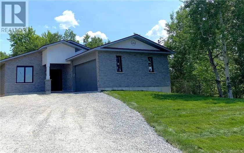 Detached at 2210 Treeview Road, Sudbury