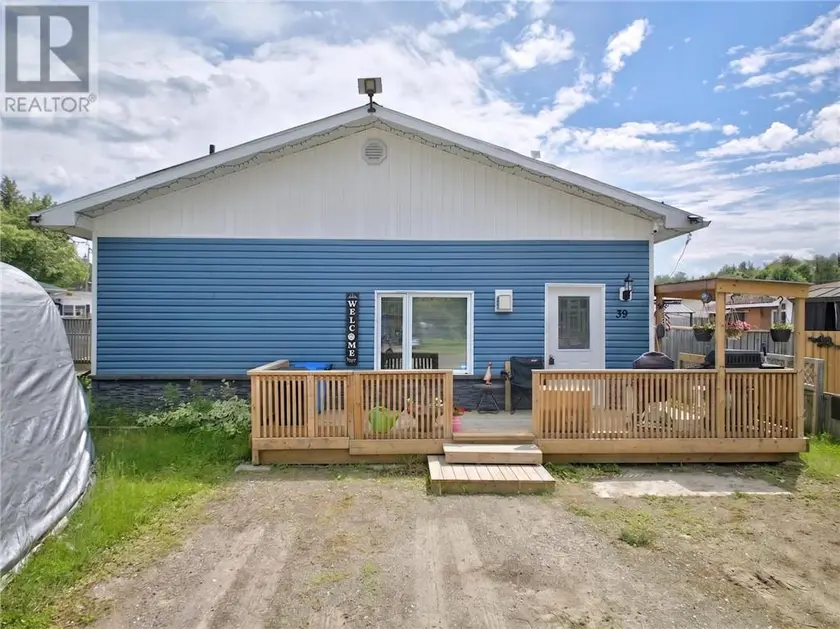 Detached at 2300 Lee Valley Road Unit# 39, Espanola