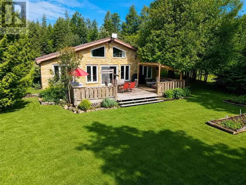 Detached at 56 Fourth, Manitowaning