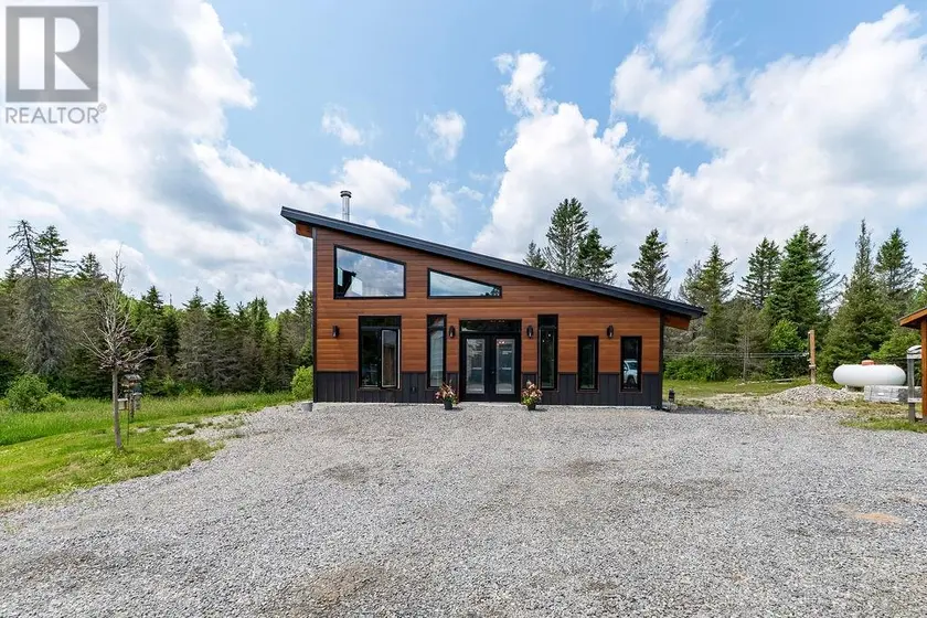 Detached at 895 Horseshoe Lake Road, Sudbury