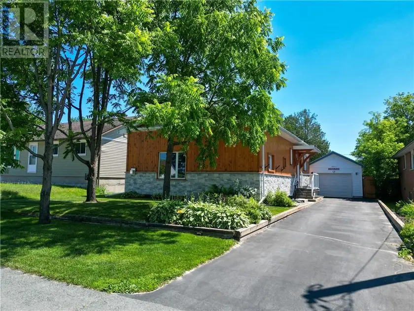 Detached at 461 Annette Street, Espanola