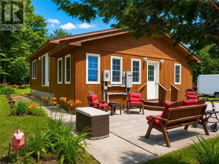 Detached at 20612 Hwy 540, Silver Water, Manitoulin Island