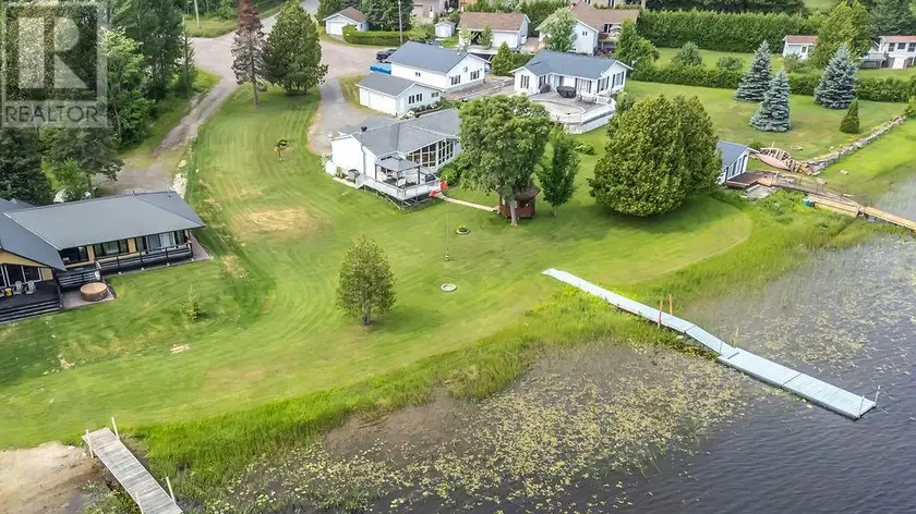 Detached at 79 Gilbert Street, Alban