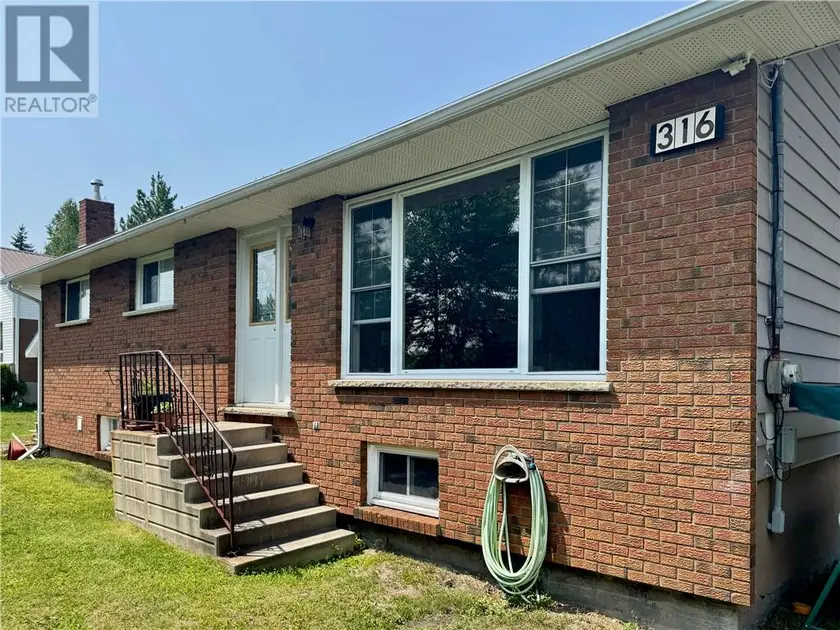 Detached at 316 Allan Street, Coniston