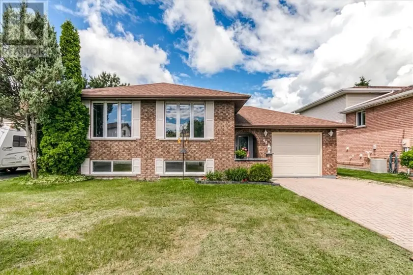 Detached at 98 Chantal Crescent, Garson