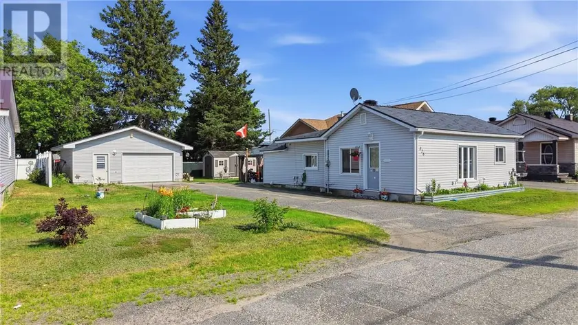 Detached at 526 WOOD Street, Espanola