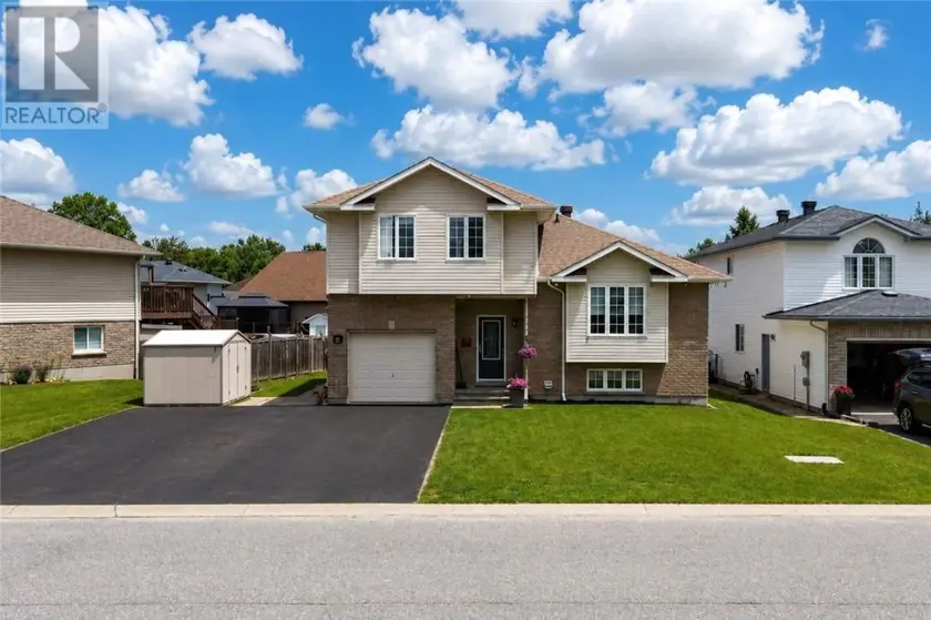 Detached at 214 Ravina Ave, Garson