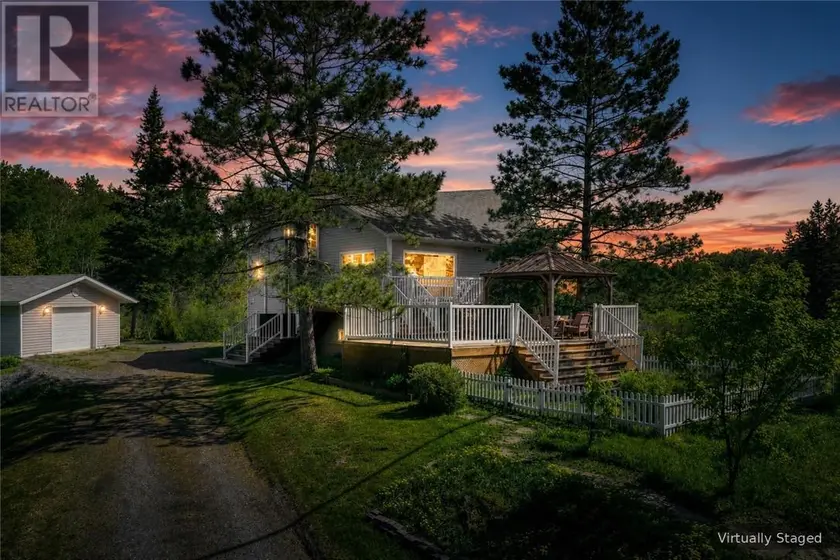 Detached at 1220 Nepewassi Lake Road, Estaire