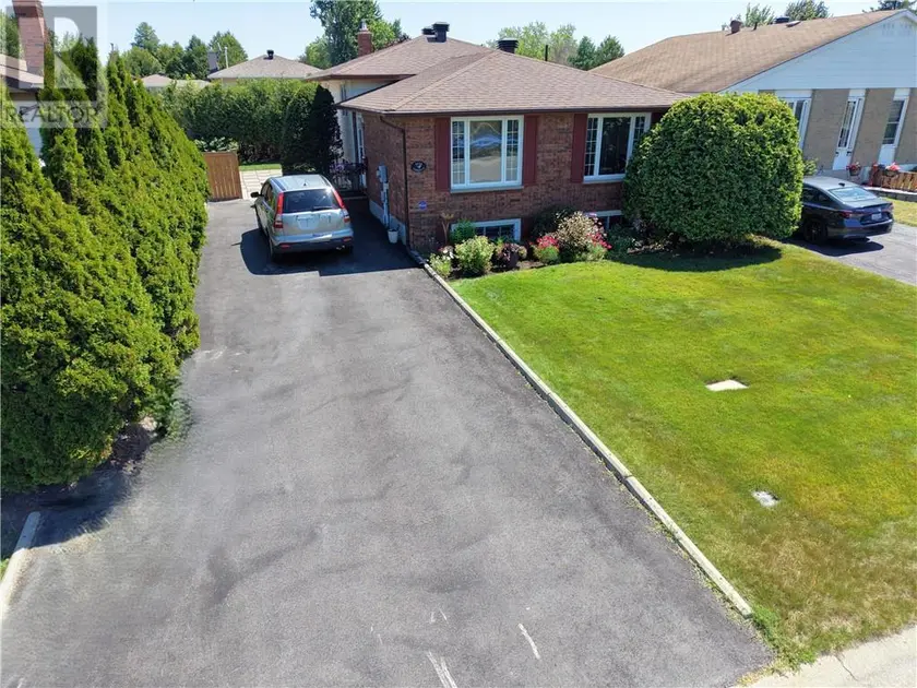Detached at 1556 Yarmouth Street, Sudbury