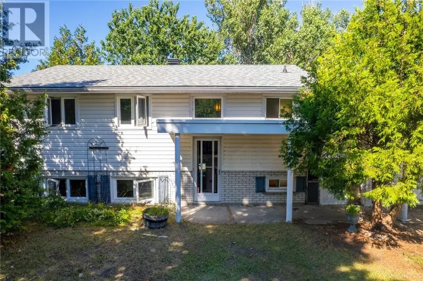 Detached at 5940 Onwatin Lake Road, Hanmer