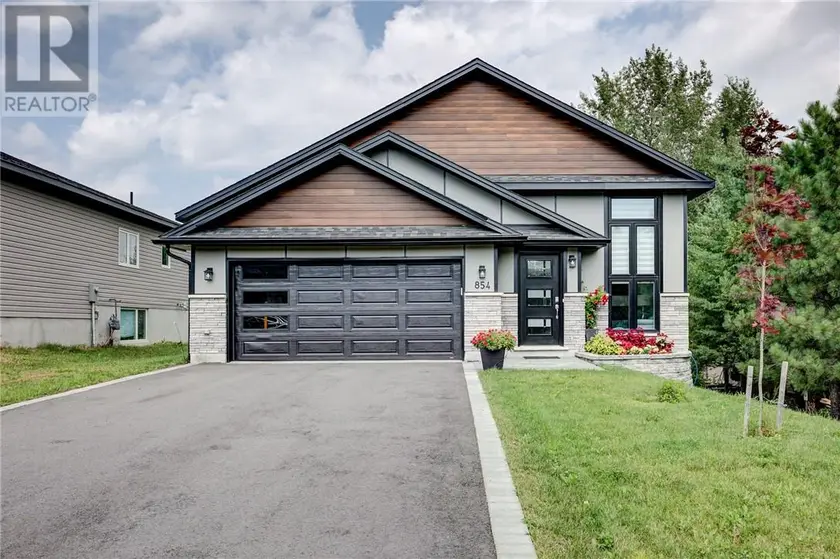 Detached at 854 Woodbine Avenue, Sudbury