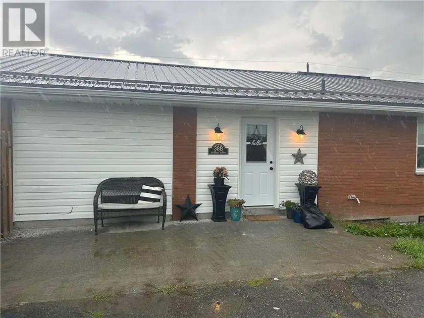 Detached at 38 B ARTHUR Avenue, Warren