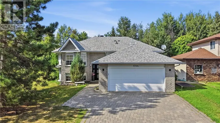Detached at 1704 Agincourt Avenue, Sudbury