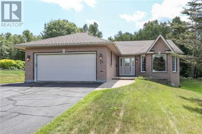 Detached at 35 Bonnie Drive, Lively