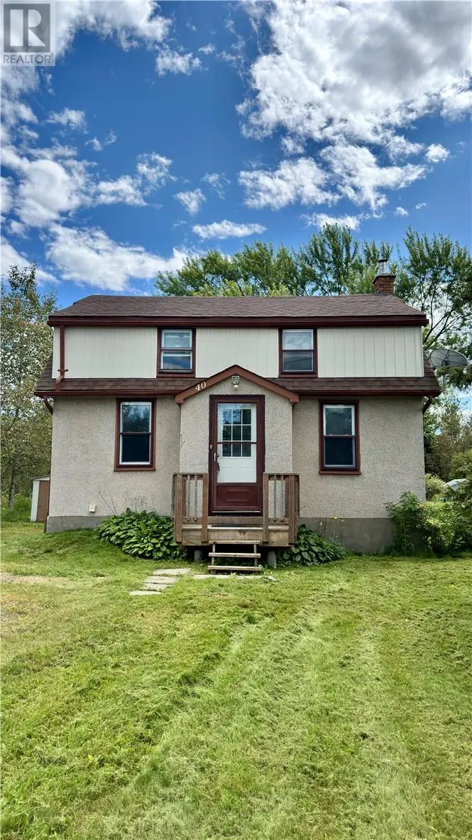 Detached at 40 Old Soo Rd, Lively
