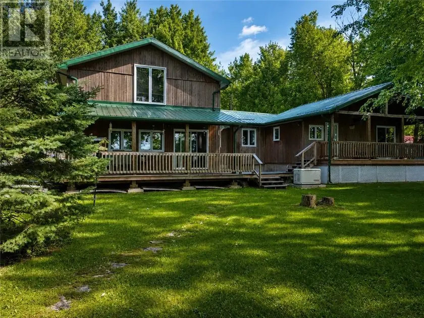 Detached at 27 Peacock Trail, Kagawong