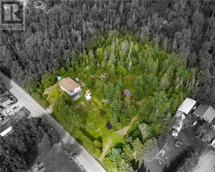 Detached at 2504 Red Deer Lake Road N, Wahnapitae