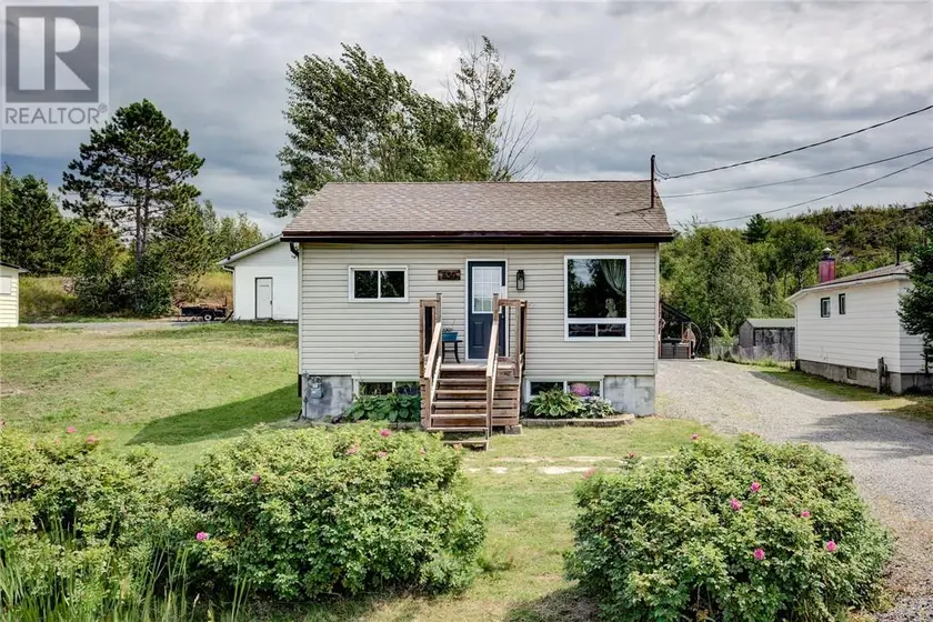Detached at 850 Highway 17E, Wahnapitae