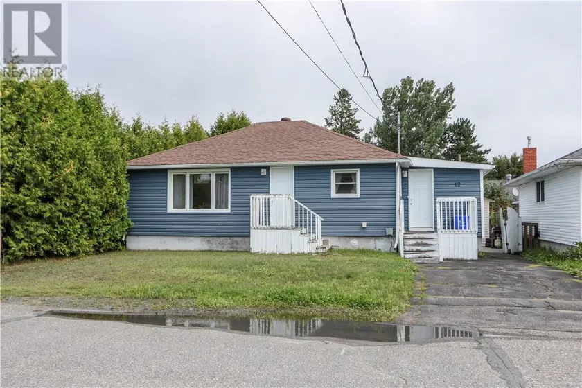 Detached at 12 Oakwood Avenue, Capreol