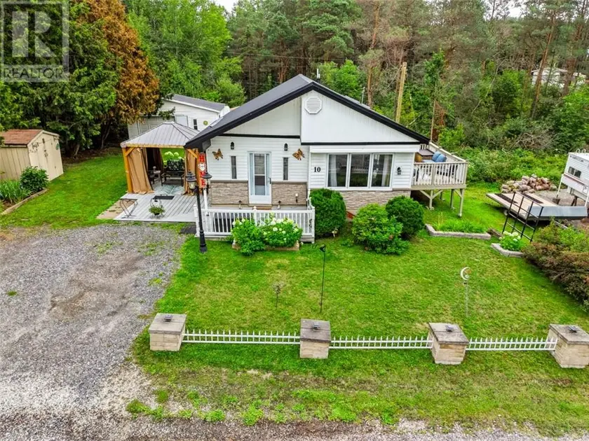 Detached at 7121 Hwy 17 W Unit# 10, Whitefish