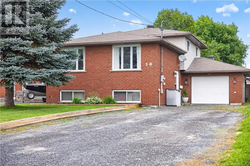 Detached at 10 Firmin Court, Azilda