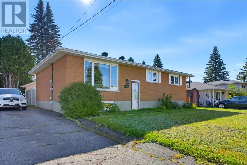 Detached at 104 Newton Crescent, Garson