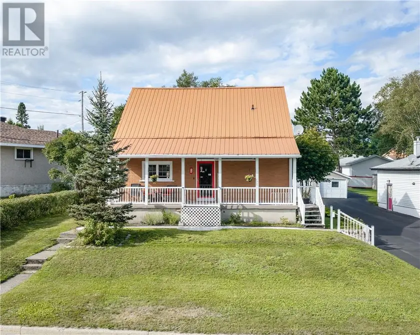 Detached at 69 Pine Street, Onaping