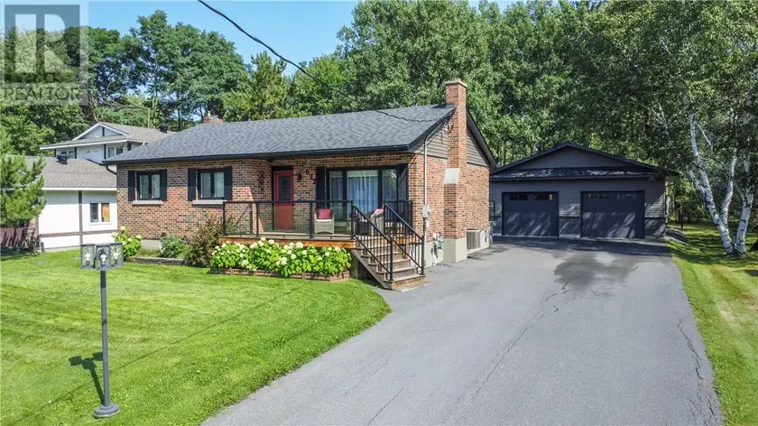 Detached at 672 Lake Point Court, Sudbury