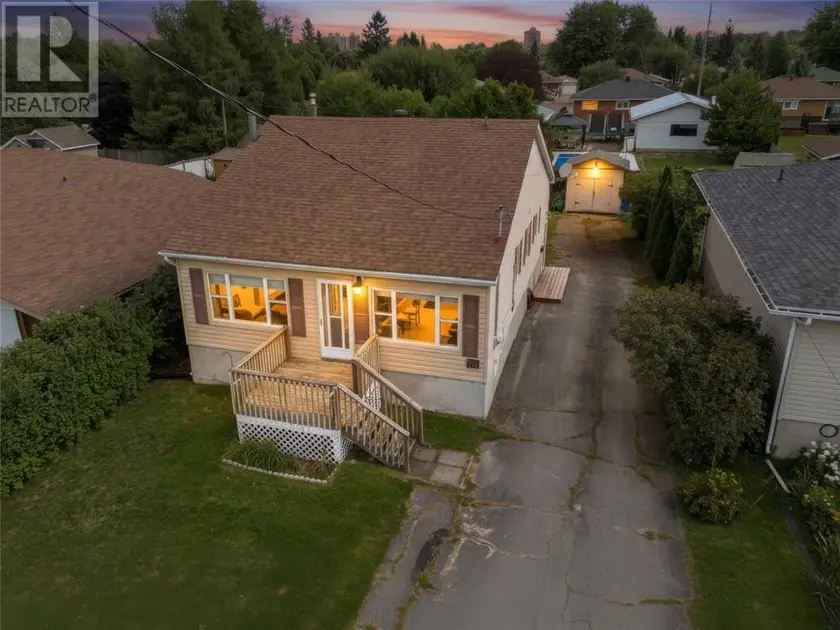 Detached at 902 Miller Street, Greater Sudbury