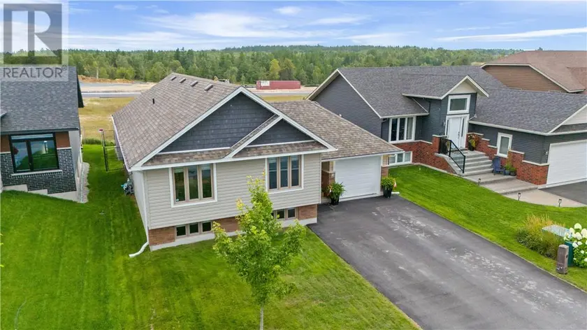 Detached at 41 Meadowgreen Drive, Garson