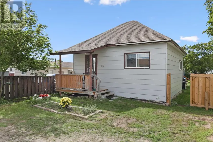 Detached at 425 WOOD Street, Espanola