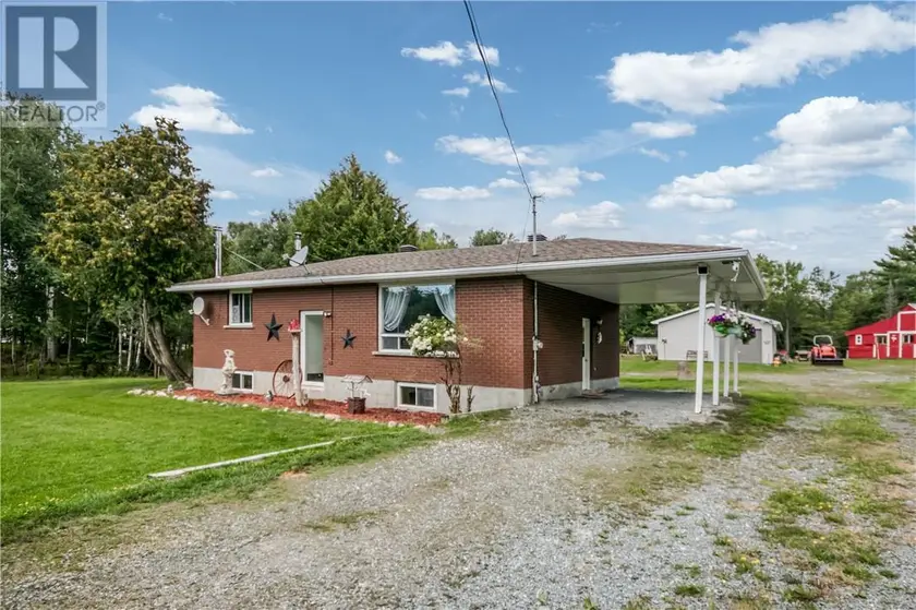 Detached at 892 Secord, Estaire