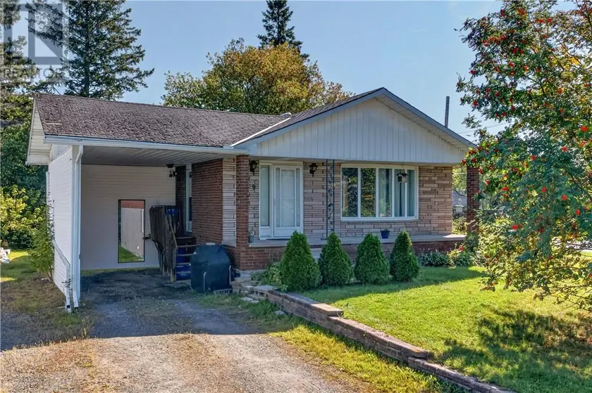 Detached at 269 Ninth Avenue, Lively