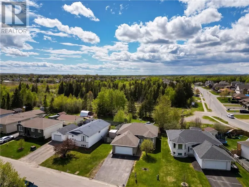 Detached at 4343 Chateau Crescent, Hanmer