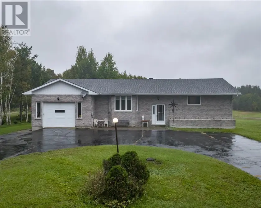 Detached at 636 Gravel Drive, Hanmer