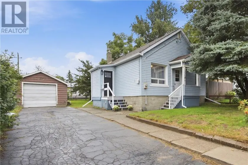 Detached at 3308 Falconbridge Highway, Sudbury