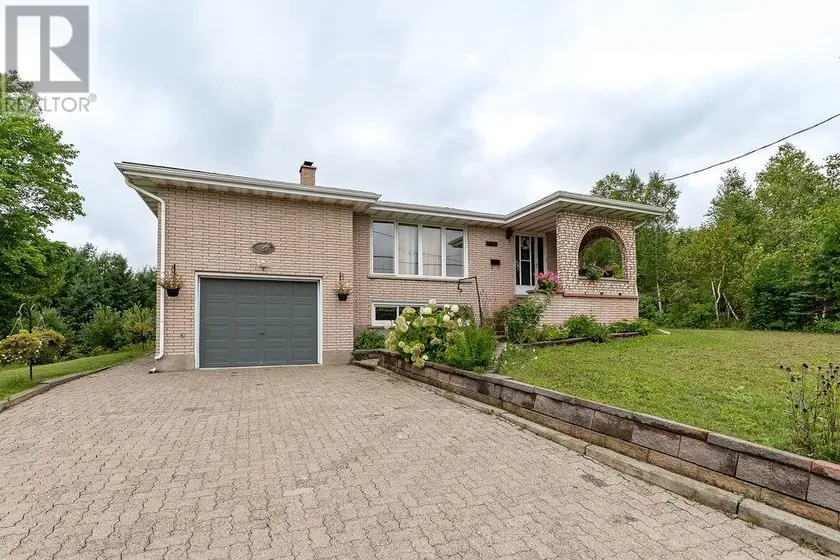 Detached at 3166 Algonquin Road, Sudbury