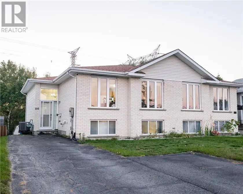 Detached at 103 Cedar Green Drive, Garson