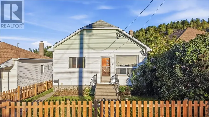 Detached at 380 Melvin Avenue, Sudbury