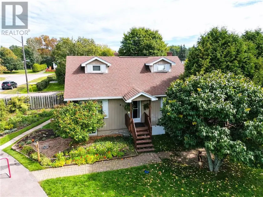 Detached at 816 Danforth Avenue, Sudbury