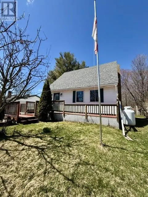 Detached at 14 Cutler Avenue, Spanish
